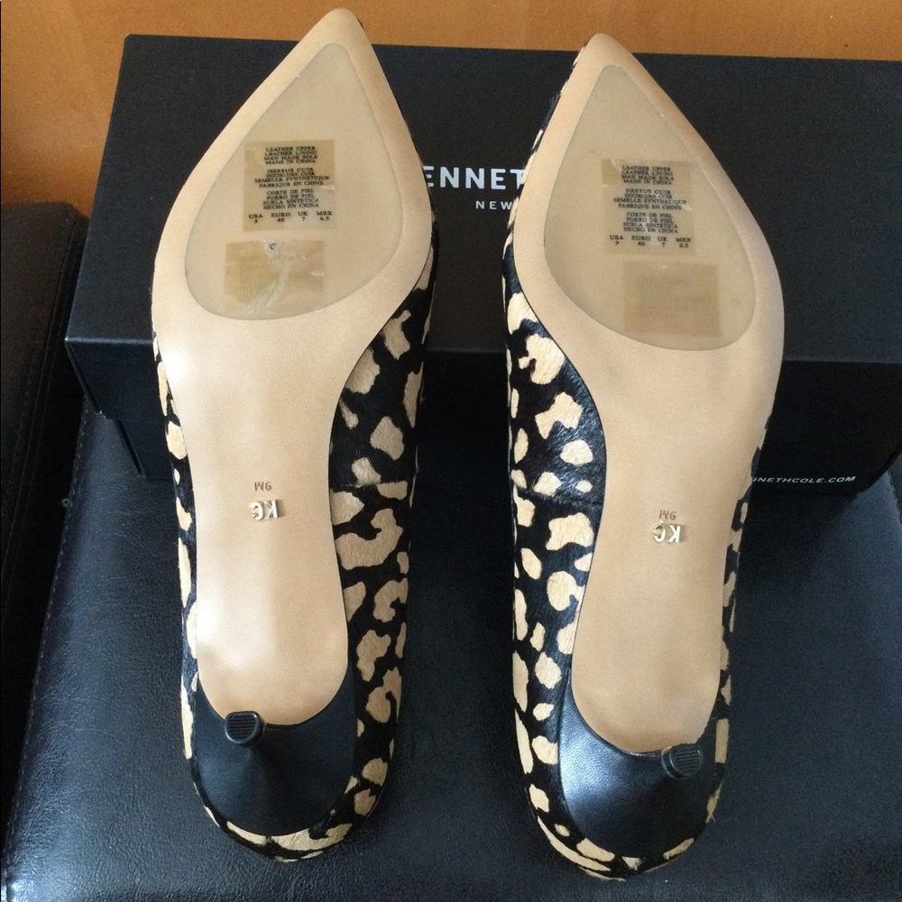 Kenneth Cole New York Riley 50 Pump Size:9 MED - Picture 8 of 11